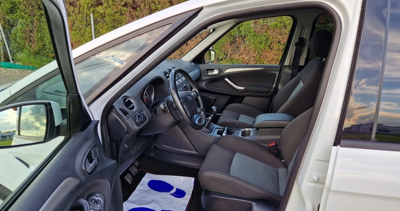 Ford S-Max cena 37900 przebieg: 239000, rok produkcji 2014 z Gniezno małe 211